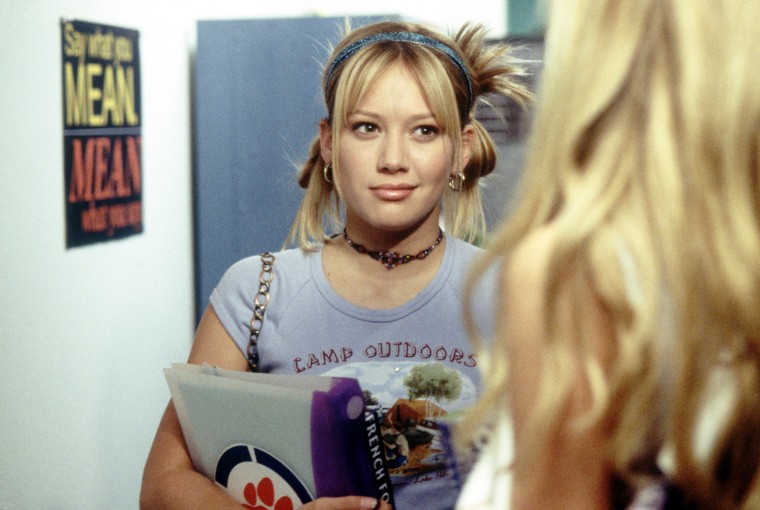 LIZZIE MCGUIRE, Hilary Duff (center), (Season 1), 2001-04. (C) Walt Disney Enterprises / Courtesy: Eve