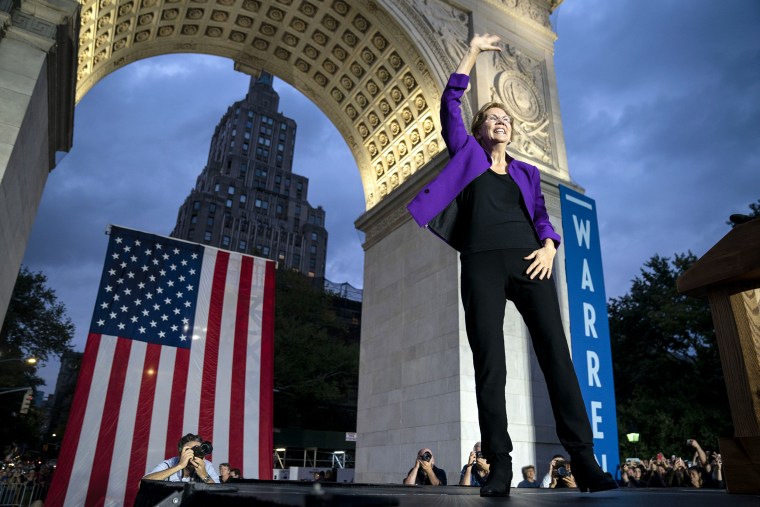 Image: ***BESTPIX*** Elizabeth Warren Delivers Campaign Speech in NYC's Washington Square Park