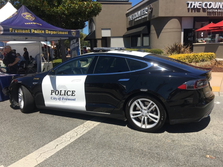 tesla-police-car-nearly-runs-out-of-power-during-chase-in-california