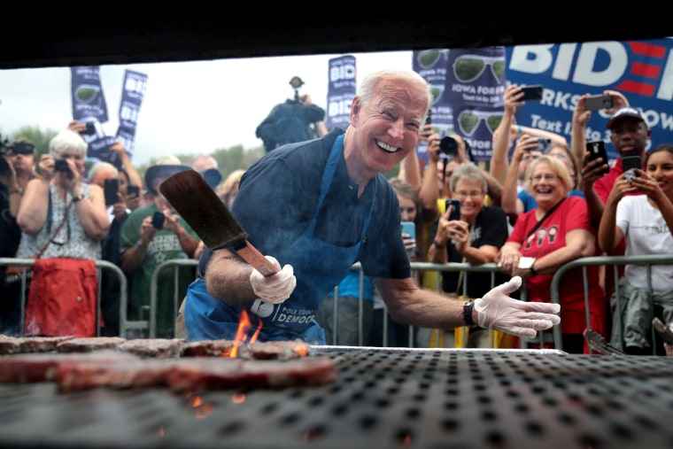 Image: BESTPIX - Presidential Candidates Attend Polk County Democrats' Steak Fry In Des Moines