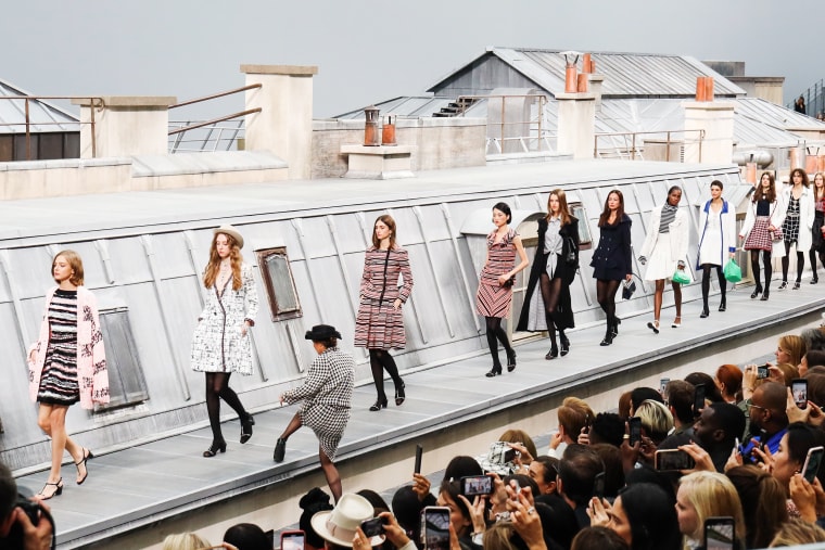 Image: Chanel : Runway - Paris Fashion Week - Womenswear Spring Summer 2020