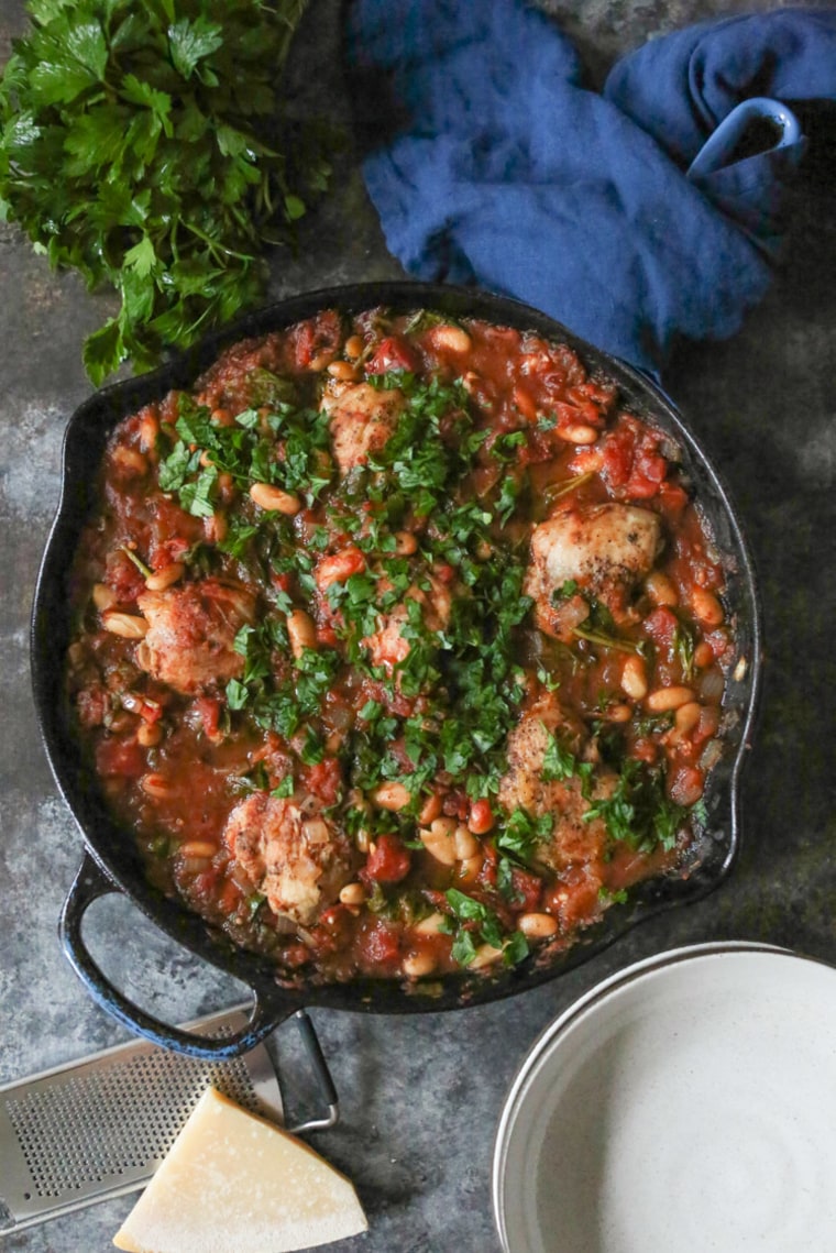 One-Skillet Braised Chicken Thighs With Spinach and White Beans