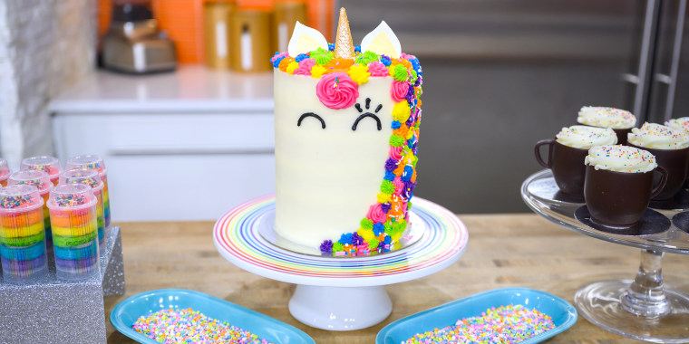AMIRAH KASSEM: Unicorn Cake + Cup Cakes + Push Pops