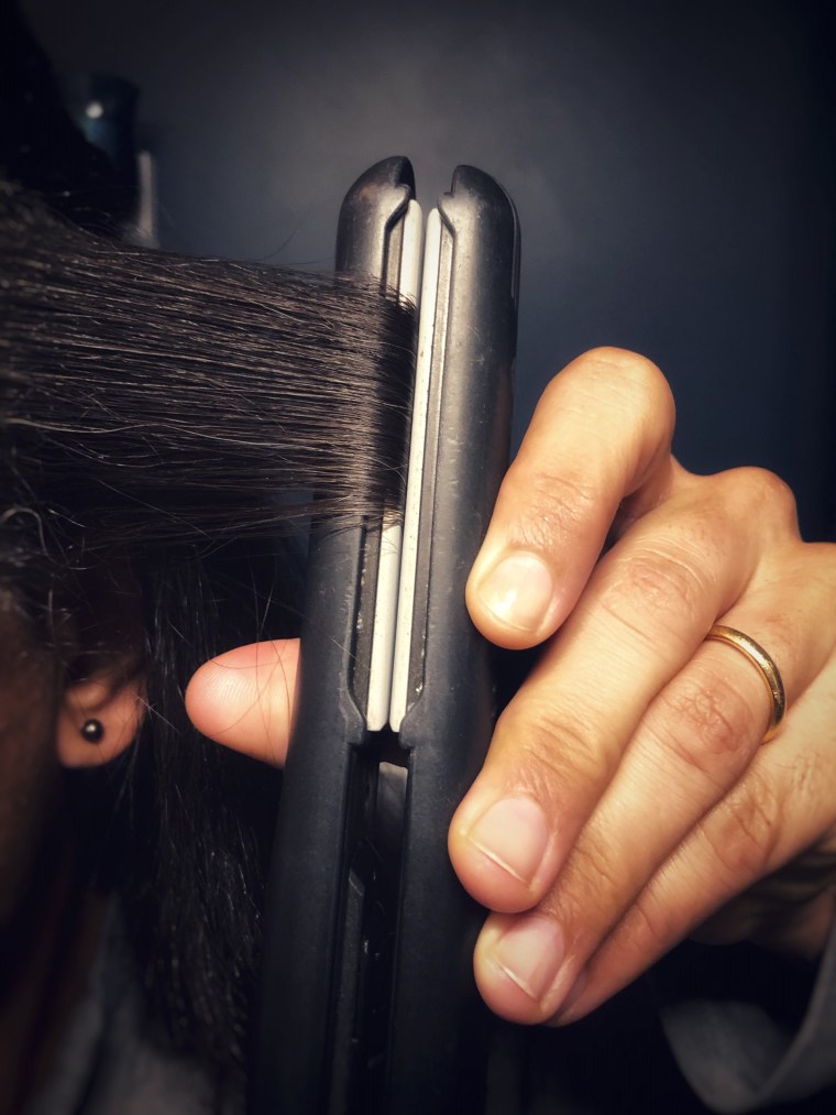 How to straighten your hair with a flat iron