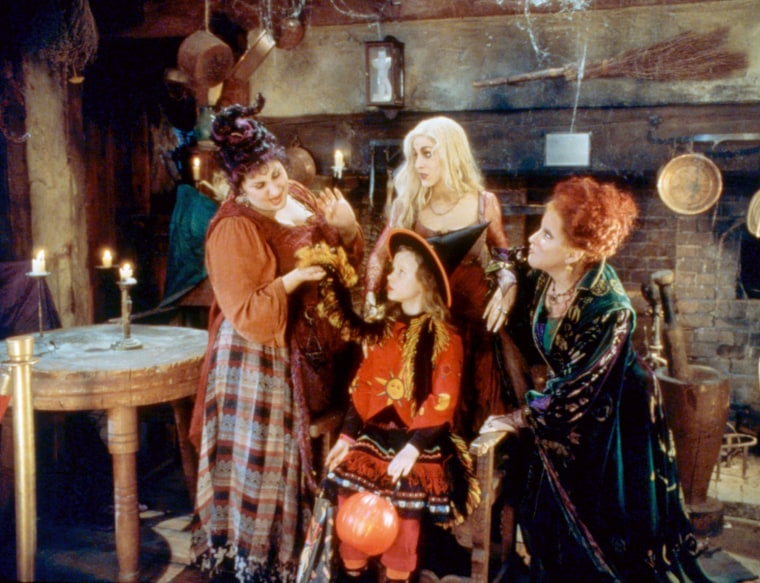 HOCUS POCUS, Kathy Najimy, Sarah Jessica Parker (top), Thora Birch (bottom), Bette Midler, 1993. (C)Bu