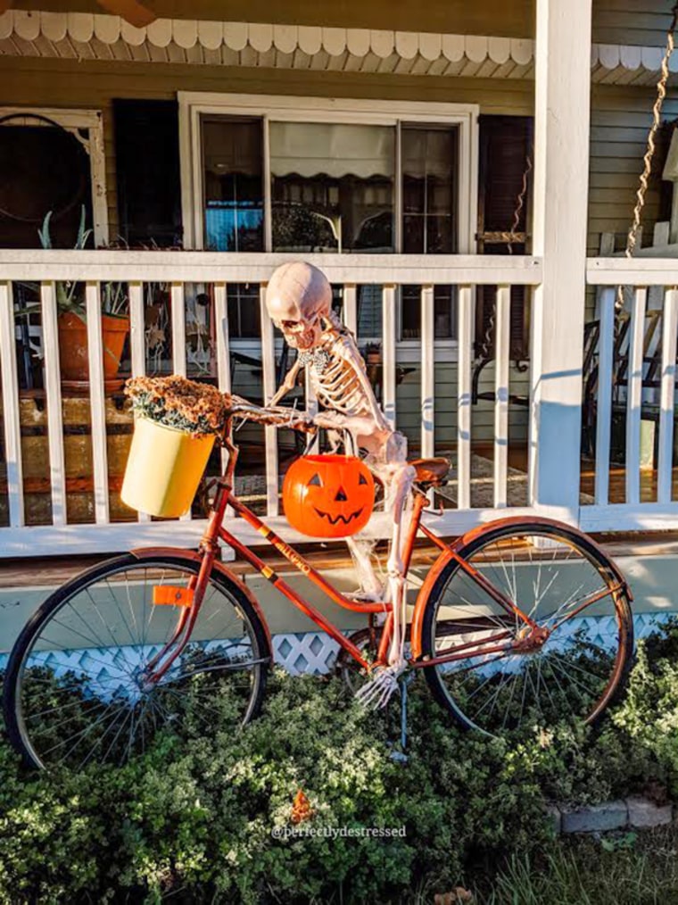 Kristin Gambaccini of Perfectly DeStressed scored both a vintage bike and a skeleton for just $10 on Facebook Marketplace.