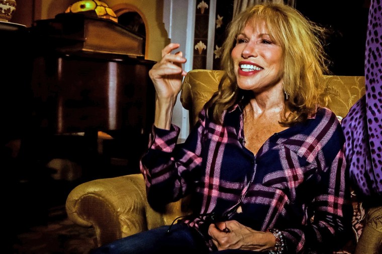 Carly Simon.