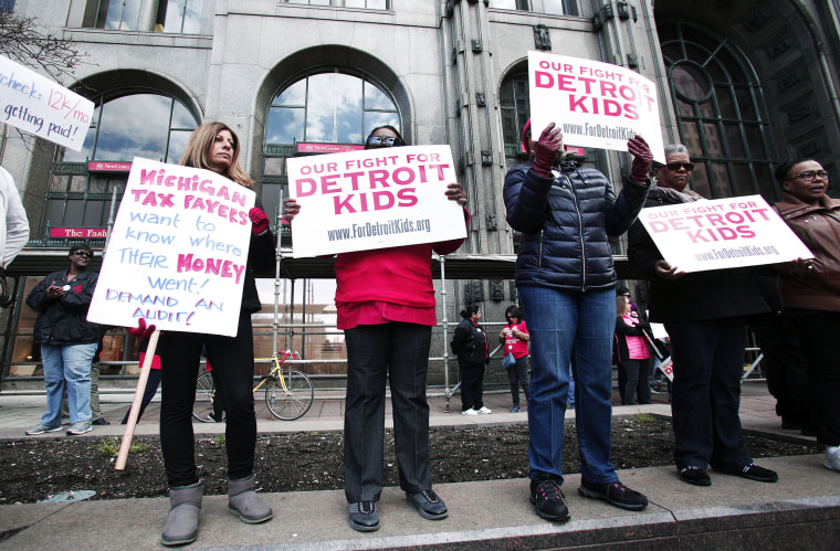 Teachers stage a sick-out in front of Detroit Public Schools headquarters