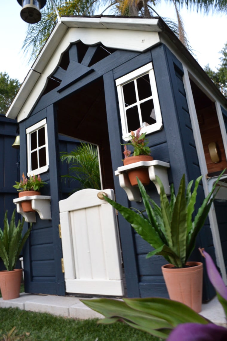 Playhouse makeover