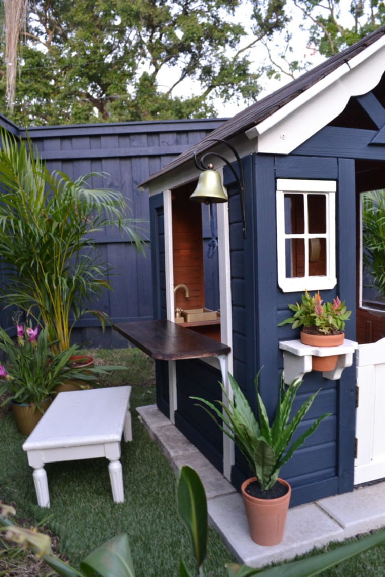 Playhouse makeover