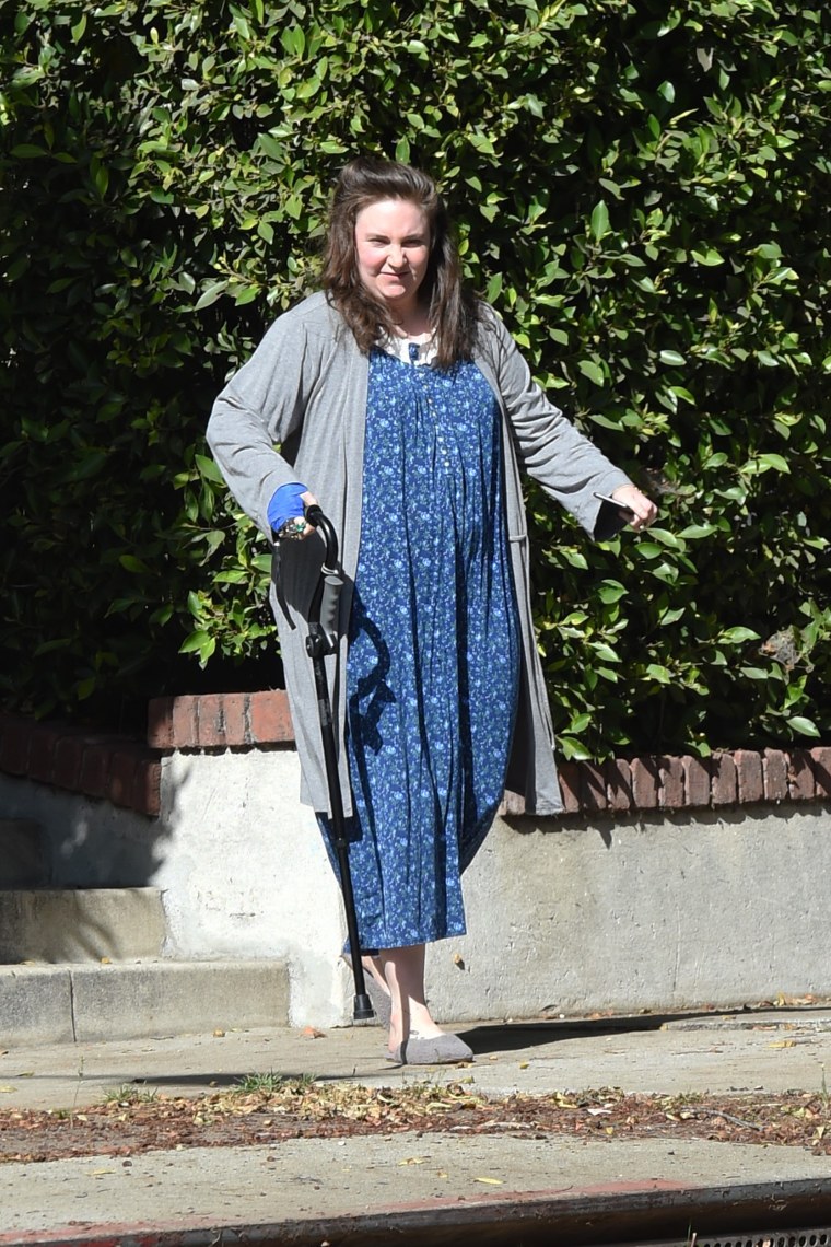 Lena Dunham has Ehlers-Danlos syndrome.