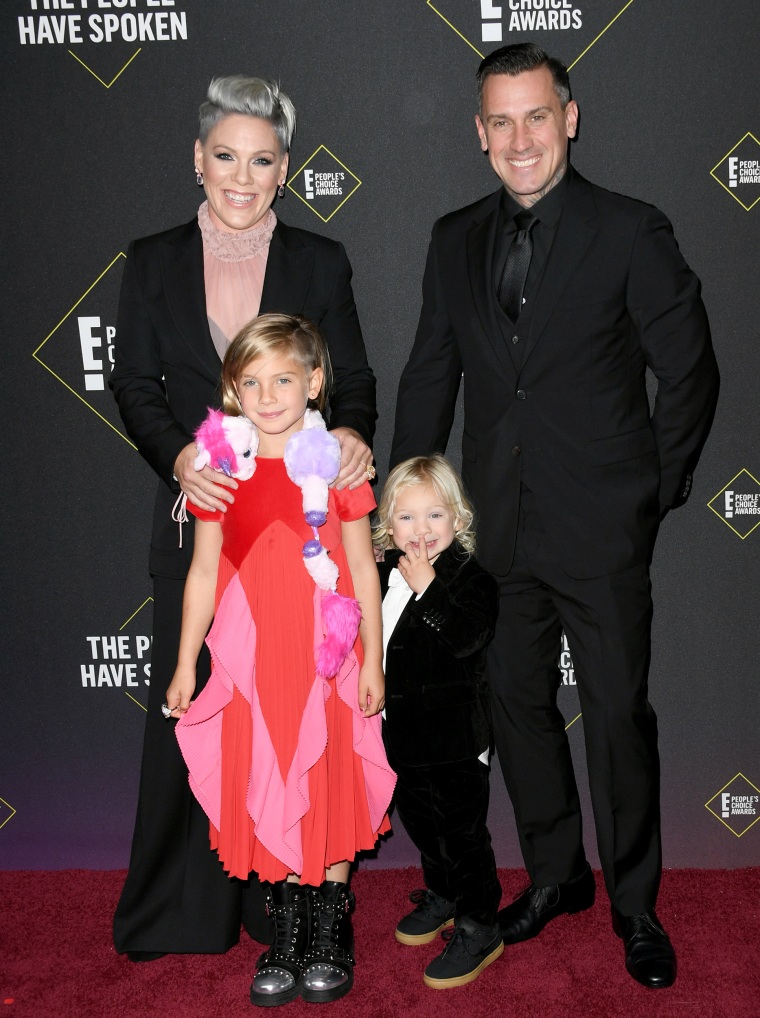 2019 E! People's Choice Awards - Arrivals