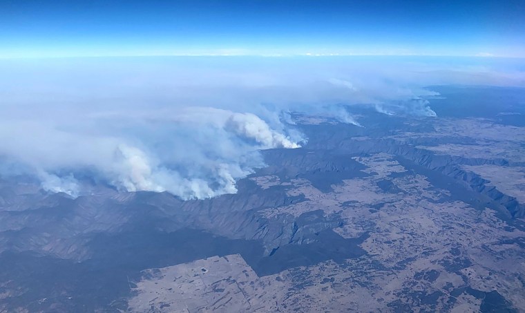 Image: Bushfires from a plane in over north eastern New South Wales