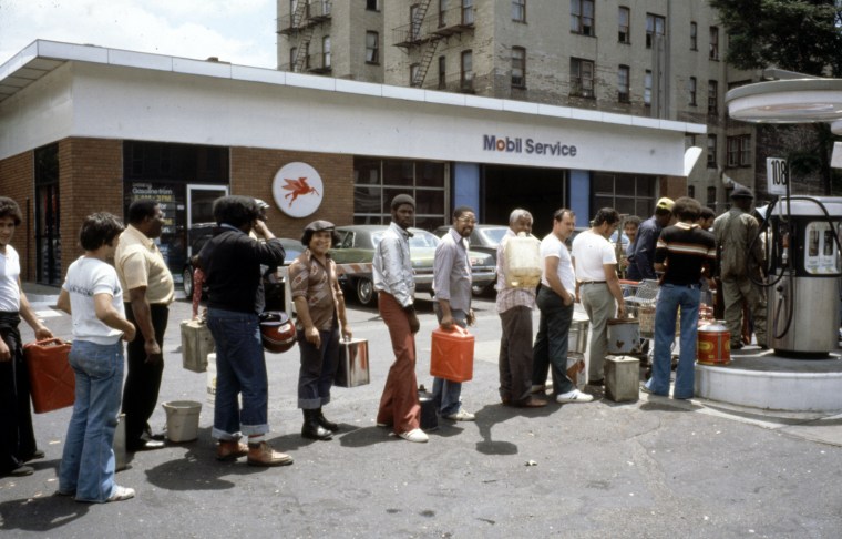 Image: People in line for gas.