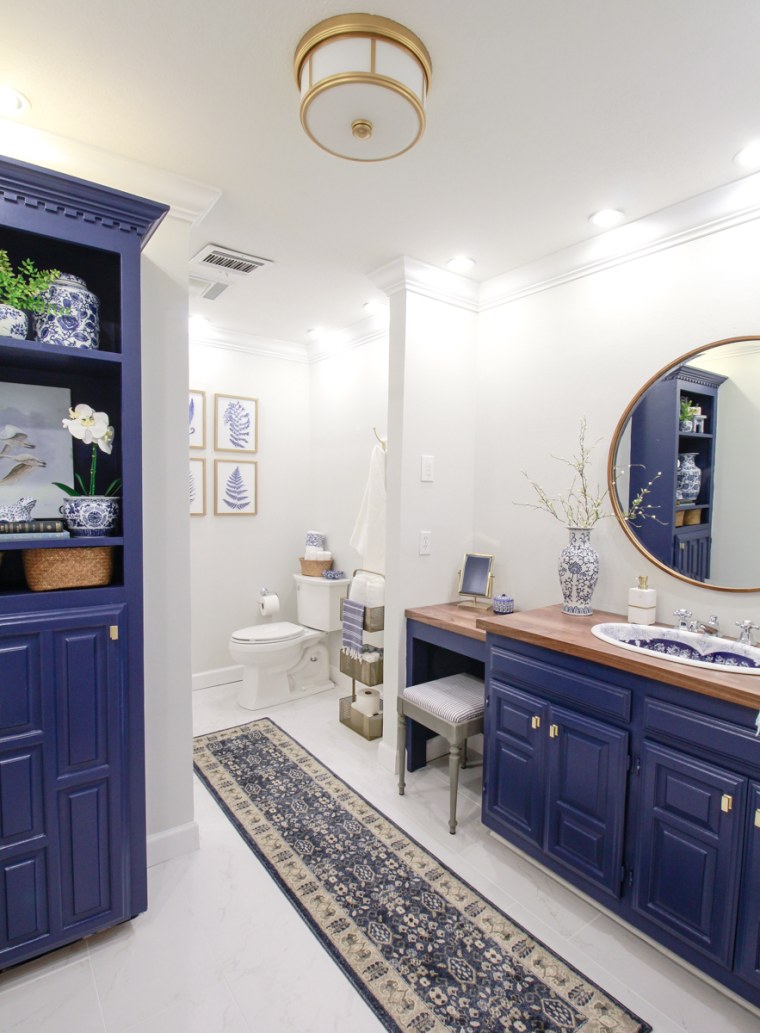 Blue-and-white bathroom makeover