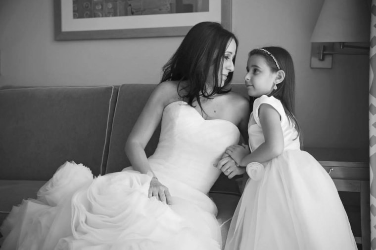 Rachel Sobel had her then 6-year-old daughter, Ava, give her away at her wedding ceremony.