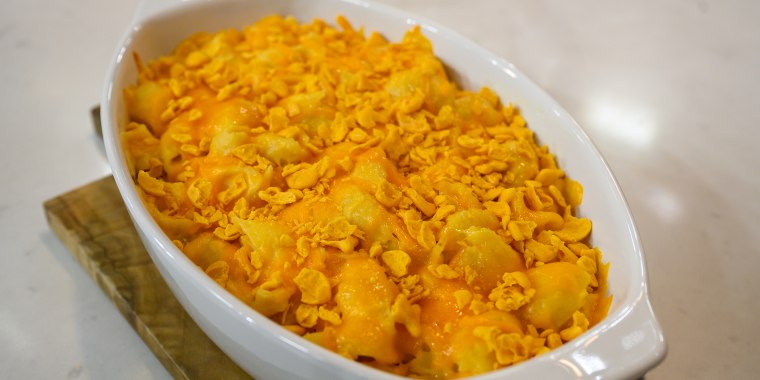 MATT ABDOO: Mac & Cheese with Goldfish Topping + Peppermint Brownies + Chocolate-Pretzel Hugs