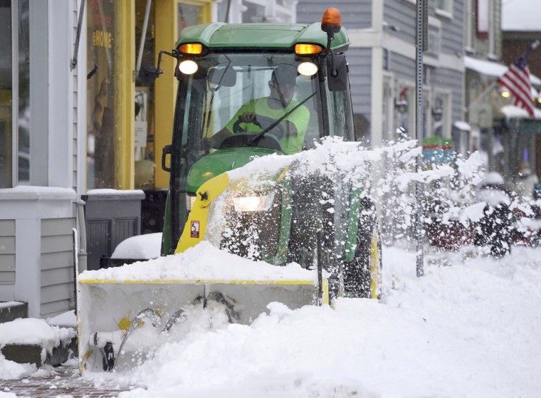 Image: Snowfall removal in Massachusetts