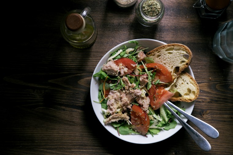 Mixed salad with tuna