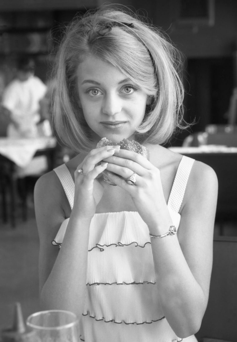 Goldie Hawn Eats A Burger
