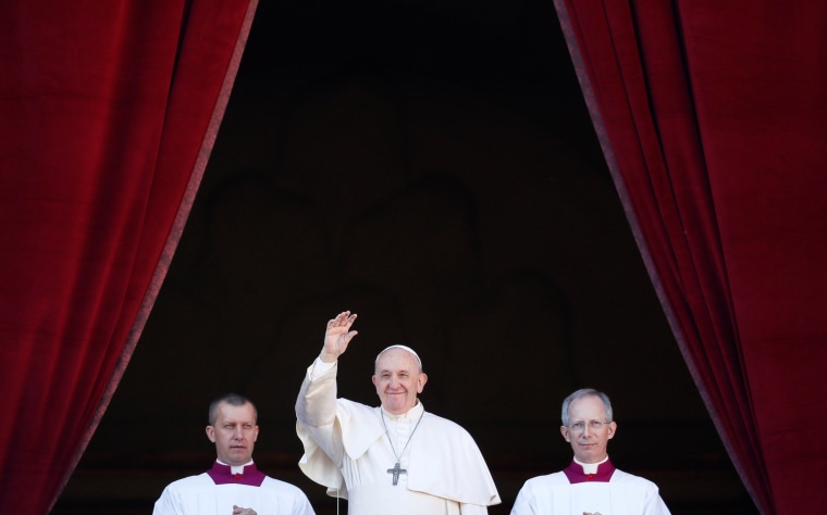 Image: Pope Francis delivers the Christmas Day "Urbi et Orbi" message