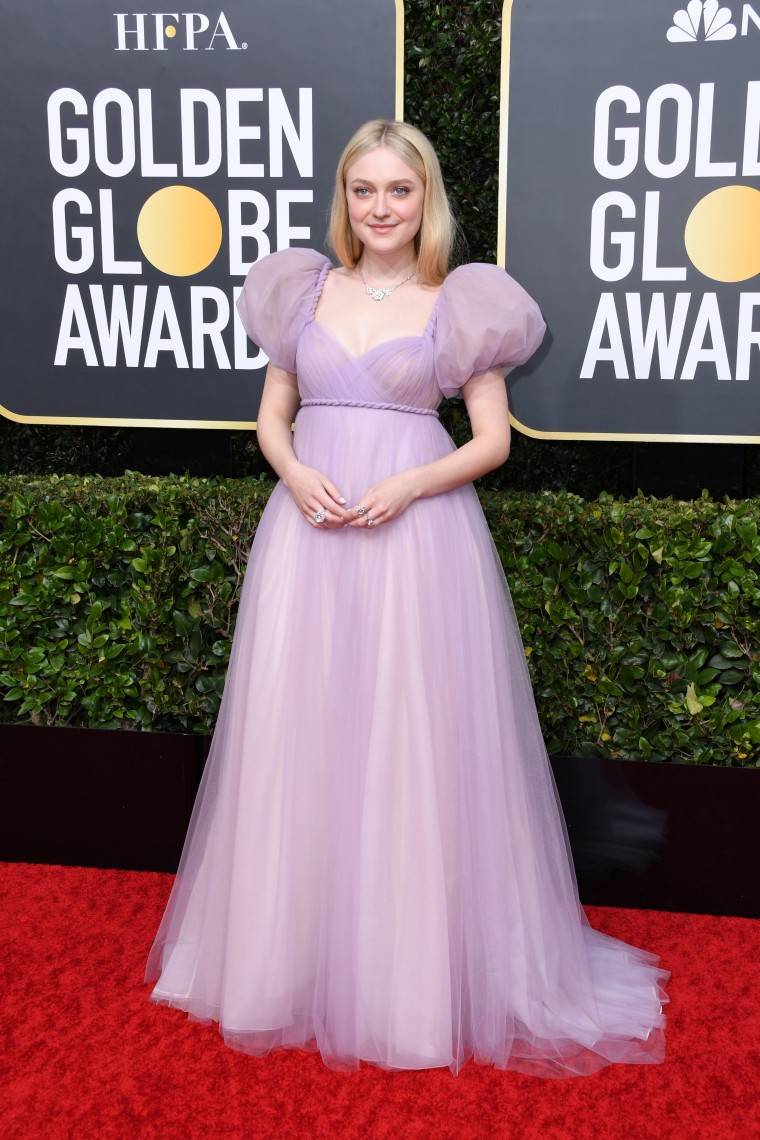 Dakota Fanning Golden Globe Awards red carpet 2020