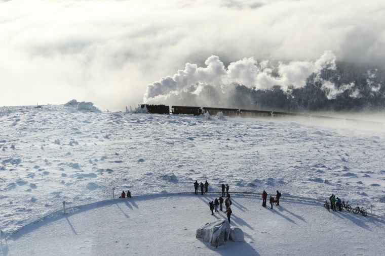 Image: TOPSHOT-GERMANY-WEATHER-TOURISM-LEISURE