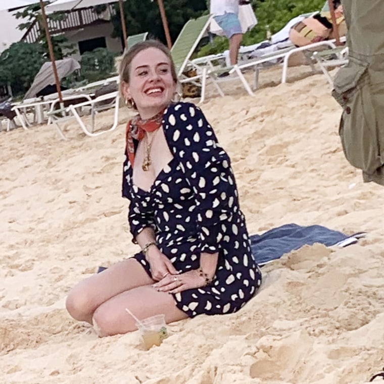 Adele on vacation in the Caribbean