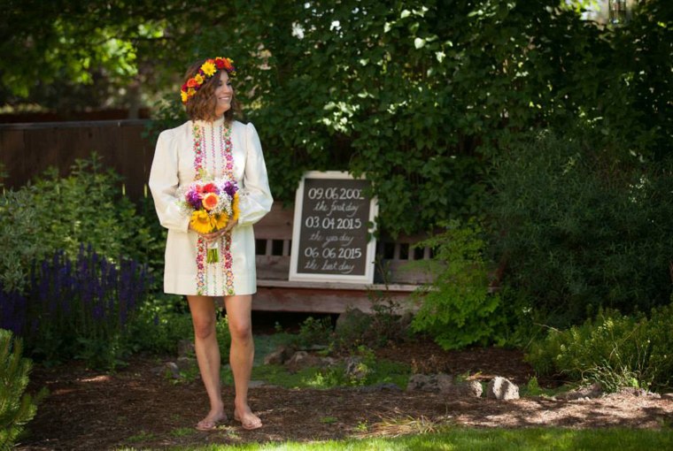 The Bride Wore Her Mother's '80s Wedding Dress for a Backyard Rose Garden  Ceremony