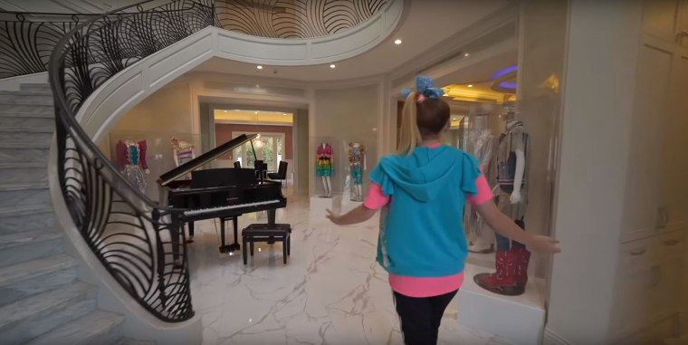 Jojo Siwa's Candy-Themed Bedroom Tour Video