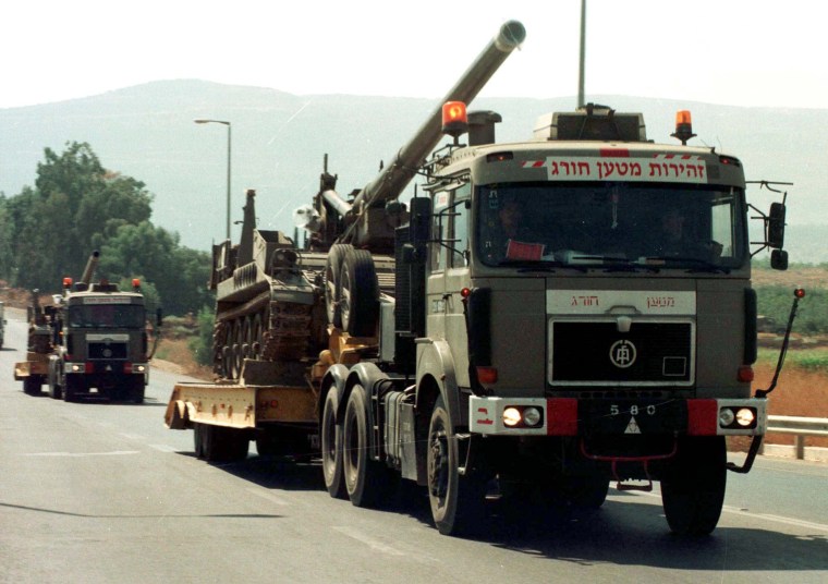 Image: Israeli artillery convoy 