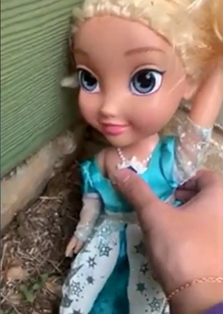 broken elsa doll singing