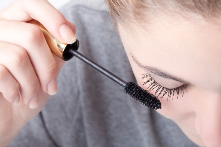 How to apply mascara, mascara brush differences