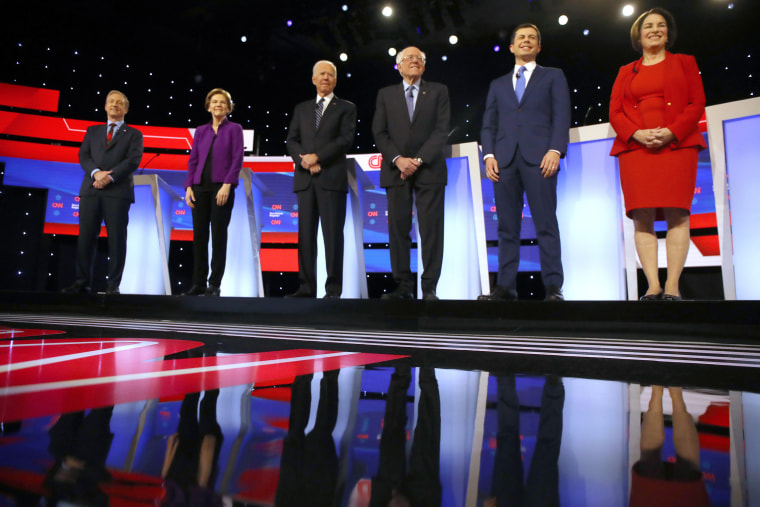 Image: Democratic Presidential Candidates Participate In Presidential Primary Debate In Des Moines, Iowa