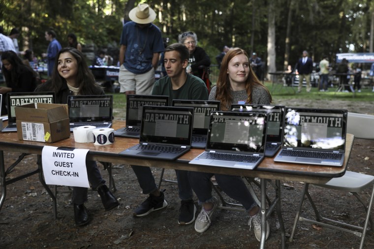 Image: Student volunteers