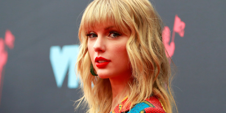Image: FILE PHOTO: 2019 MTV Video Music Awards - Arrivals - Prudential Center, Newark, New Jersey, U.S.