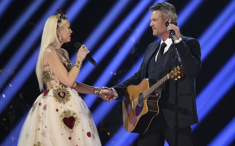Gwen Stefani, Blake Shelton perform at Grammy Awards