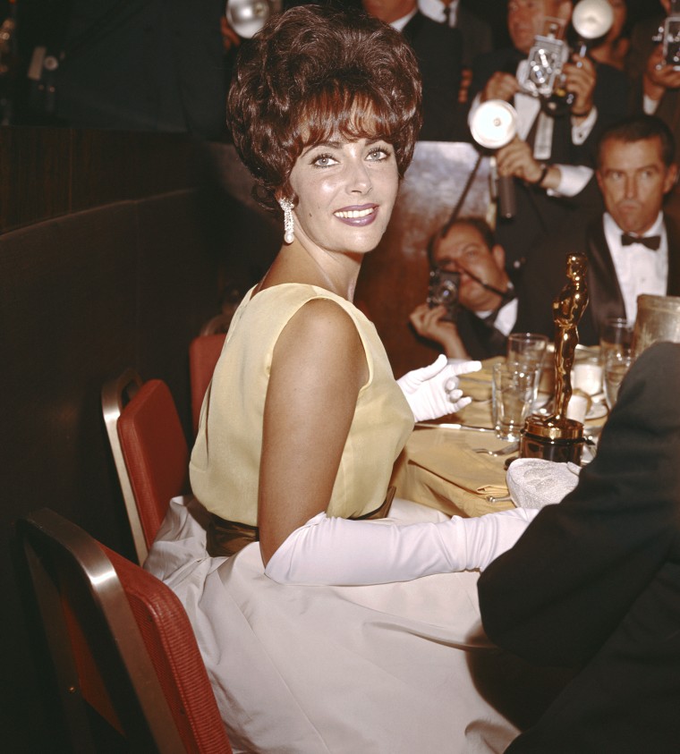 Elizabeth Taylor With Oscar