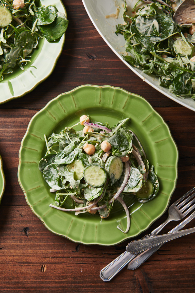 Green salad with chickpeas and spicy honey tahini dressing