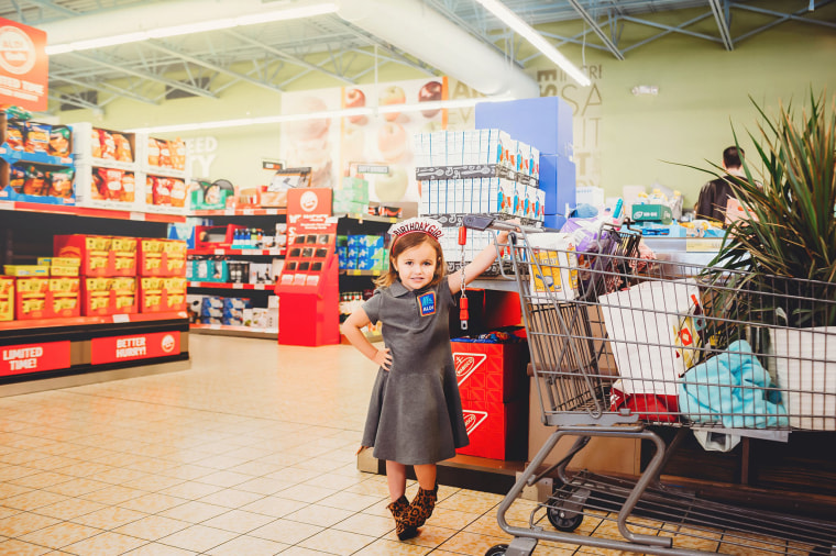Saylor Singleton loves shopping as the discount grocer store Aldi. 