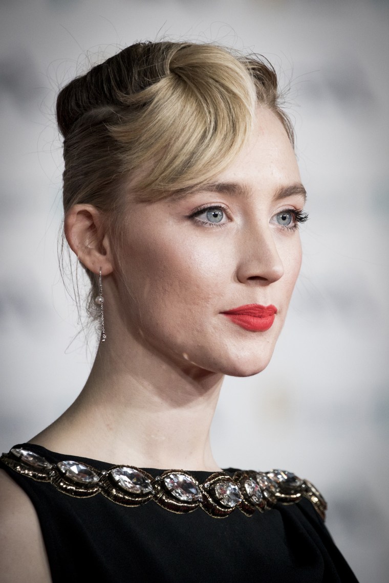 Oscars 2020: Saoirse Ronan debuts new bangs on red carpet