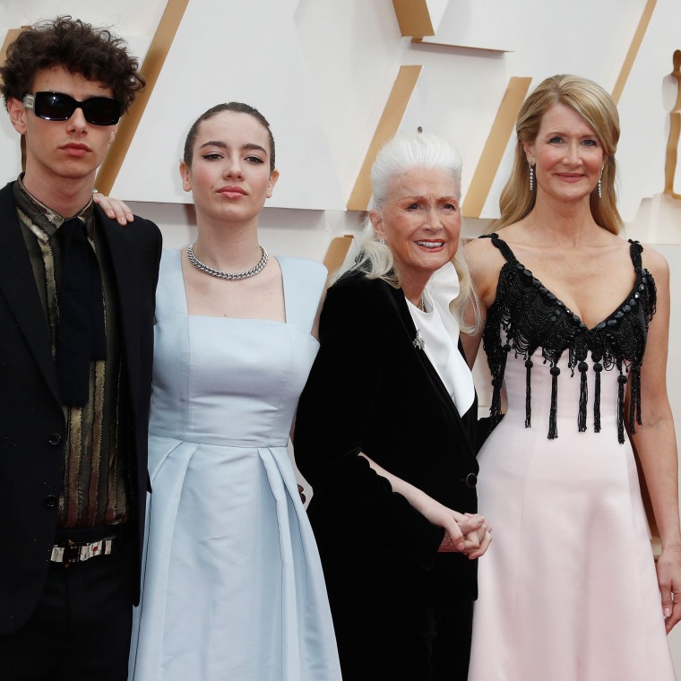 Laura Dern, Diane Ladd, Ellery and Jaya Harper on Oscars 2020 red carpet