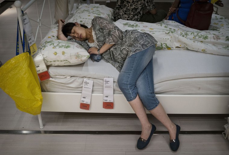 Image: Chinese Shoppers Make The Most Of IKEA's Open Bed Policy