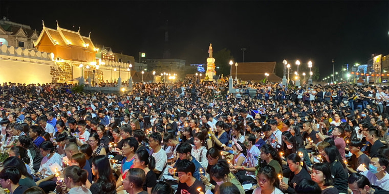 Image: Thailand candlelight vigil