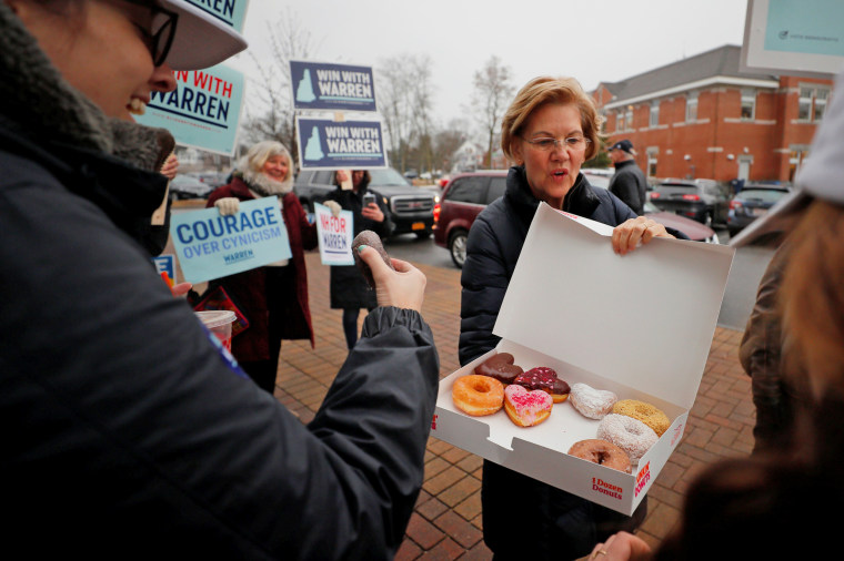Image: Democratic 2020 U.S. presidential candidate Warren campaigns in Portsmouth