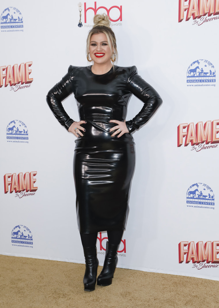 Kelly Clarkson 2020 Hollywood Beauty Awards, Kelly Clarkson Alex Perry latex dress
