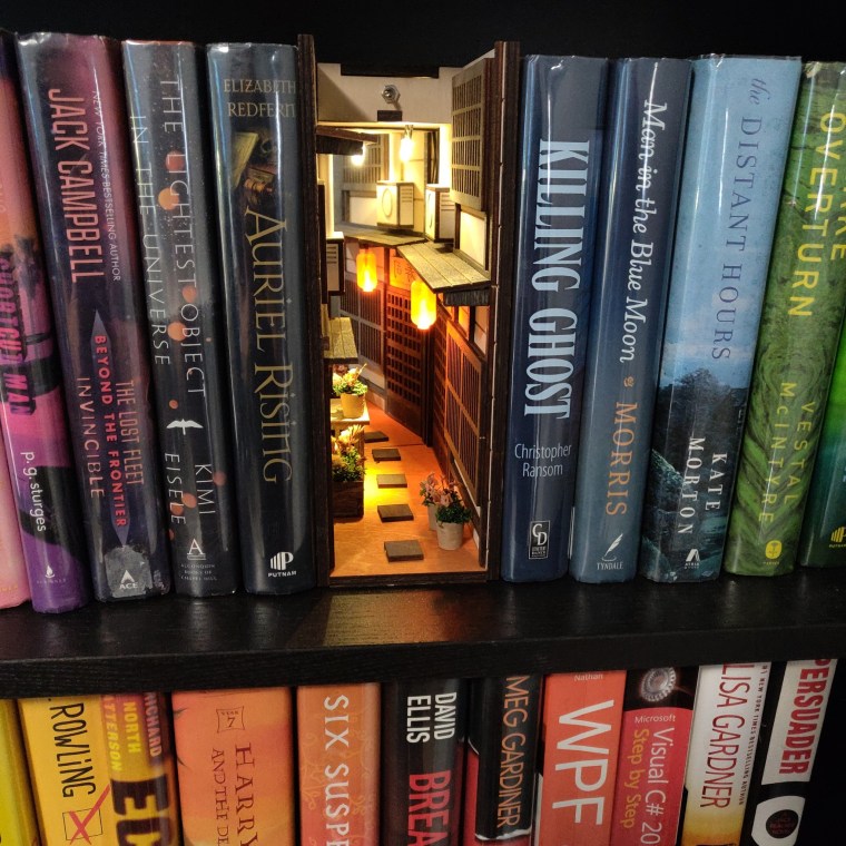 Off-brand book nook : r/harrypotter