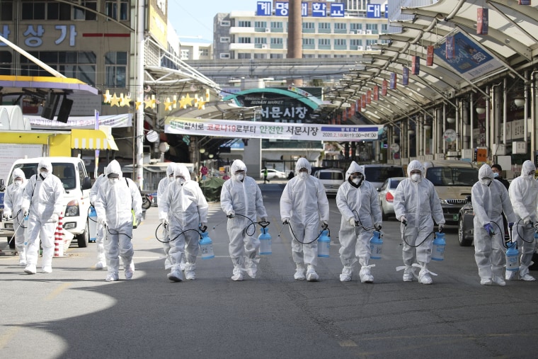 Image: Coronavirus precautions in South Korea
