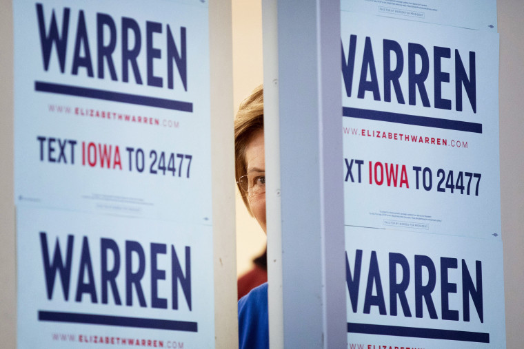 Image: Sen. Elizabeth Warren in Iowa