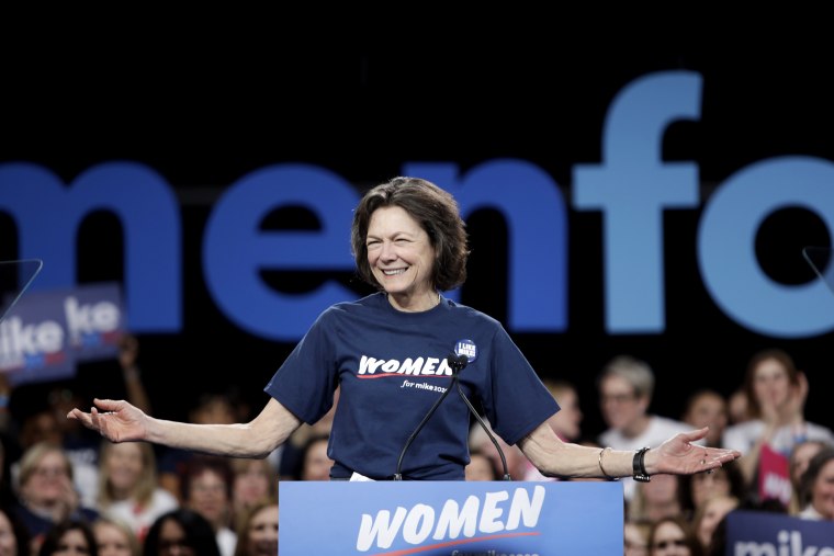 Image: Diana Taylor speaks at a campaign event for Mike Bloomberg in New York on Jan. 15, 2020.